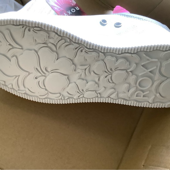 Roxy Sneakers Sneakers Size 7.5 White. Brand New in box. - Picture 4 of 7